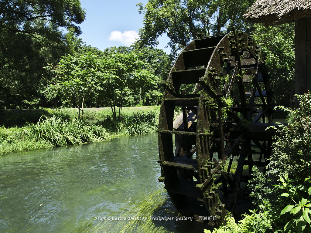 「川辺の水車」の壁紙/Wallpaper of Water Wheel in Shinshu (1024×768)