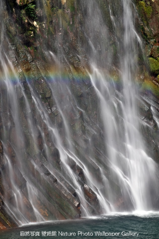 iPhone用高画質壁紙「滝と虹-Rainbow」